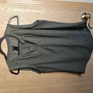 Ann Taylor sleevless shirt